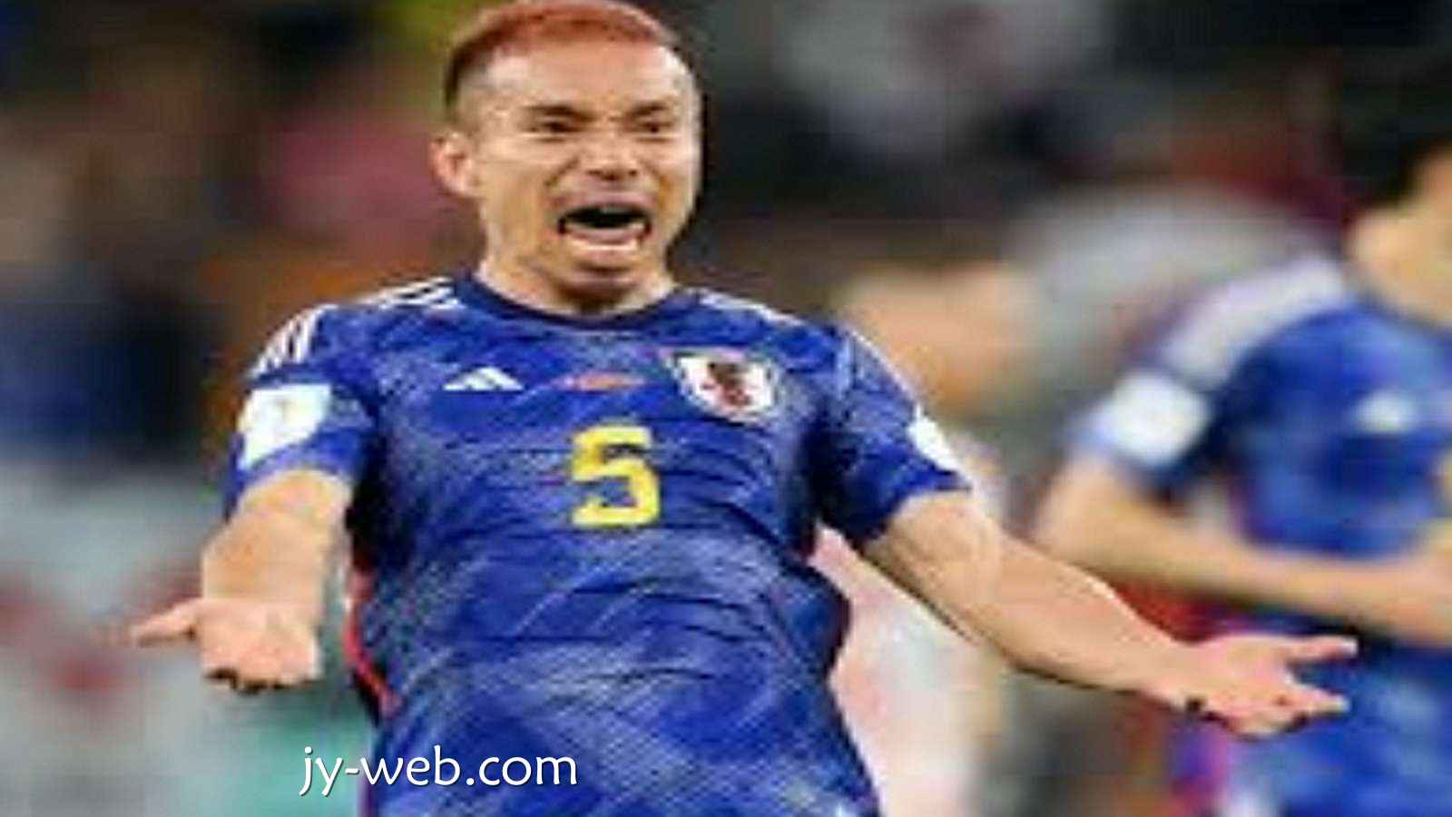 九游会体育深度解析：长友佑都膝盖韧带受伤—国米左路防线遭遇阶段性考验
